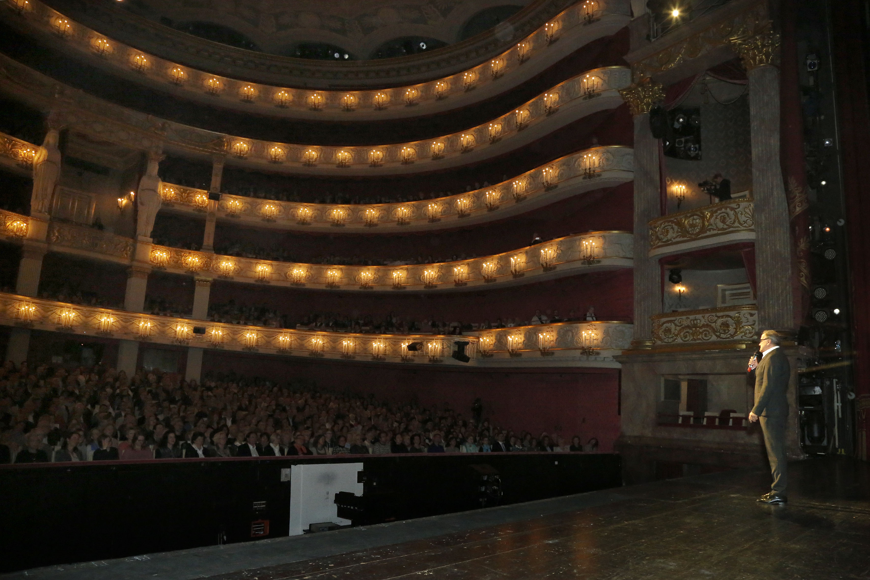 Premiere an der Staatsoper Hamburg Ganz große Oper!
